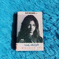 Kaset Pita nike ardilla - nyalakan Api