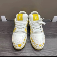 98新LV碼草間彌生 鞋面成色很新 尺寸42.5 =8.5