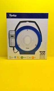 😪賤賣貨品/不設退貨、全新貨品、Torka 300 多功能移動式燈具工作燈，具備太陽能充電與行動電源功能、 LED 工作燈與行動電源充電功能。亮度與模式：最高亮度約為 300 流明 (LM)、並擁有 