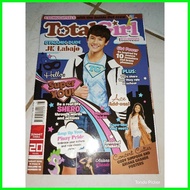 ▷ ↕ ⁜ Total Girl Magazine with poster of Ariana Grande