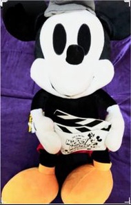 帳號內物品可併單限時大特價   迪士尼Disney米奇Mickey導演娃娃玩偶抱枕全長46cm公分坐黑白復古90週年兒童玩具情人節聖誕節禮物