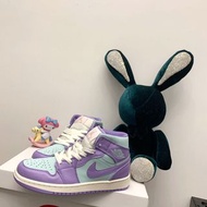 全新 Nike𝑨𝒊𝒓 𝑱𝒐𝒓𝒅𝒂𝒏 ¹ 𝒎𝒊𝒅  新款藍紫 色星黛露 sneakers男女情侶款悠閒鞋波鞋運動鞋休閒鞋鞋子sport shoes sportty wearing出街返工返學輕便舒服鞋生