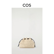 COS | กระเป๋าถัก กระเป๋า Clutch มีสายสะพายและถือได้ 2-In-1