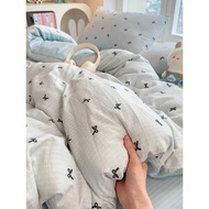 Four Seasons Universal