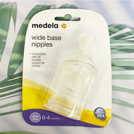 จุกนมสำรอง Wide Base Nipples Slow Flow 0-4 months 3 Count (Medela®)