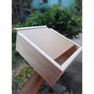 Wooden box size 23 x 23 x 9 cm