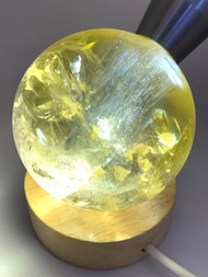 全新 收藏級藍針黃水晶球 黃水晶球 黃晶 黃晶球 藍針球 藍針黃晶 天然水晶 手串 手鏈 晶簇 晶鎮 水晶球 能量柱 水晶柱 水晶擺設 買滿HK$100面交只限寶琳