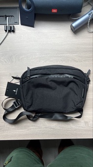 Alpaka Flight Sling 2L Black Bag