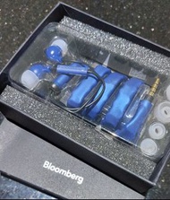 |市場極罕見||Bloomberg earphones 耳機|適合戶外旅遊、行山、水上運動、游泳、單車、bbq燒烤活動人仕、私人秘境外露營Camping 、玩足球、籃球、車位車中泊等郊遊非教科書學習，非打switch, 打PS，運輸交通，用途廣泛，名牌地段易合返工兒童返學用【Covid 抗疫私人party premise 】