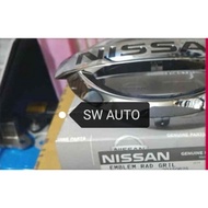 Nissan Grand Livina L11 front emblem grill Original