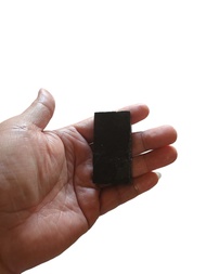Black Jade Rough Hitam Pekat Nempel Magnet