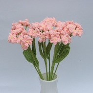 Wool forget-me-nots decorate desks and give as gifts