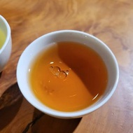 22年香氣濃郁胭脂紅茶，數量有限，四兩1,200元，可買試飲包！請與我聯繫！另有高山有幾烏龍茶