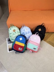 全新The North Face 26新款馬卡龍兒童雙肩包
幼稚園到二年級閉眼衝 the North Face backpack the North Face bag 兒童書包