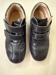 Dr Kong 返學黑皮鞋 EUR33