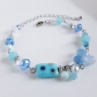 圓點淺藍色珠串成的手鍊 捷克琉璃珠手鍊 適合夏天的手鍊 可調式尺寸 送禮推薦