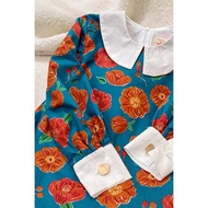 坐在湖中的小船上 • 合身洋裝 洋裝