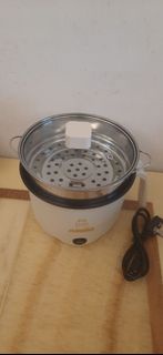 全新多功能電煮鍋 (可炒、煎、蒸、煮)( 米白色鍋身)( 有金屬蒸籠) 