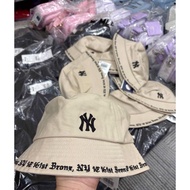 [ GENUINE ] BEIGE MLB GOTHIC NY BUCKET HAT / HAT