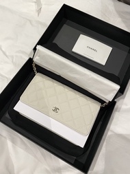 [全新]Chanel  WOC wallets on chain (white)