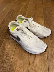 Nike Daybreak Type Floral Embroidery