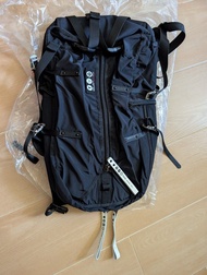 TOUGH JEANS INC. 黑色背包