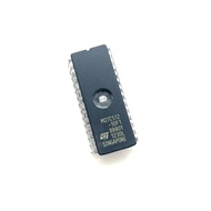 ST Microelectronics M27C512 M27C512-10F1 B8801 IC EEPROM 512KBIT 28 DIP