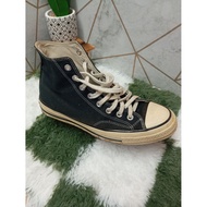Kasut Bundle Kanvas Size 9.5 Uk