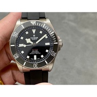 1: 1Tudor39mm Titanium Alloy Watch Black Potatoes
Brand New Collar Dive Type 39 Inherited the Consis