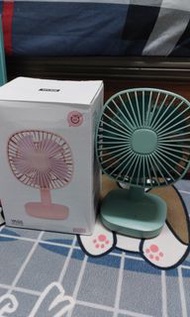 YASE 綠色小風扇（可擺頭）