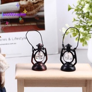 [utilizojmS] 1:12 Dollhouse Miniature Retro Kerosene Lamp Lantern Oil Lamp w/handle Decor Toy new