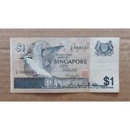 1 Dollar Singapore Old Banknote Bird Series With Low Prefix (F8 568042)