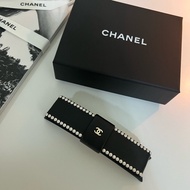 Chanel 珍珠小羊皮蝴蝶結髮夾
