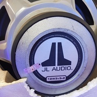 Subwoofer mobil merk JL Audio seri 12W3v3-2