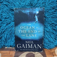 the ocean at the end of the lane by Neil Gaiman paperback