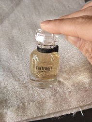 Givenchy 香水