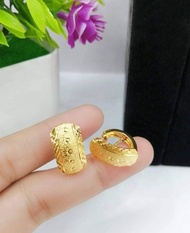 (1151) 10k gold auto clip earrings