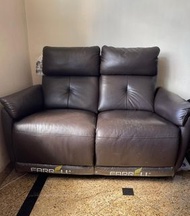 真皮兩座位梳化及Panasonic按摩椅