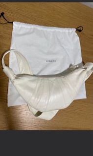 Lemaire croissant bag 牛角包 small size