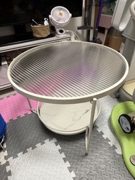 白色圓形茶几