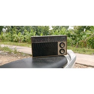 Vintage Radio.. Gambling condition. Philips brand. Mw. SW. Minus but not available. Physical 95c/o.