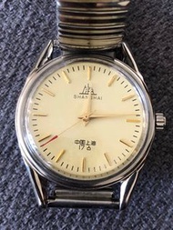 上海牌SB1H手動機械手錶，90年代古董，淡黃色錶盤，配不銹鋼彈弓錶帶(17cm),狀況良好