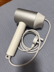 小米白色手柄吹風機