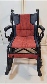 英國Karma KM2500-WB-DC 輕量輪椅 原價$4000 [保養至 2028年]