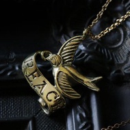 燕子與和平項鍊。