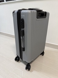 銀灰色行李箱 喼 24吋 萬向輪