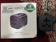 Ổ cắm du lịch đa năng kiêm sạc nhanh QC3.0 - Aukey PA-TA-01/6 cổng 1-World 65W GaN UA8/1-World PD35W