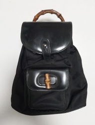 GUCCI - vintage leather back bag 
               with bamboo handle
古馳 - 復古真皮小背包連弧竹手抽