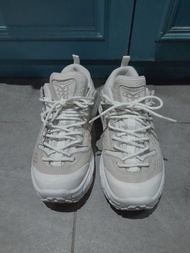 Hoka One One U TOR ULTRA LO Sneakers