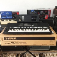Yamaha PSR-S975 Pro-Arranger Keyboard